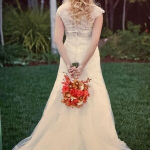 Elegant Lace Wedding Dress